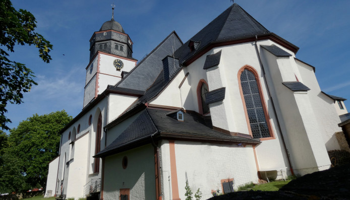 DIe Synode beginnt mit einem Gottesdienst in der Laurentiuskirche (Foto Wikimedia)