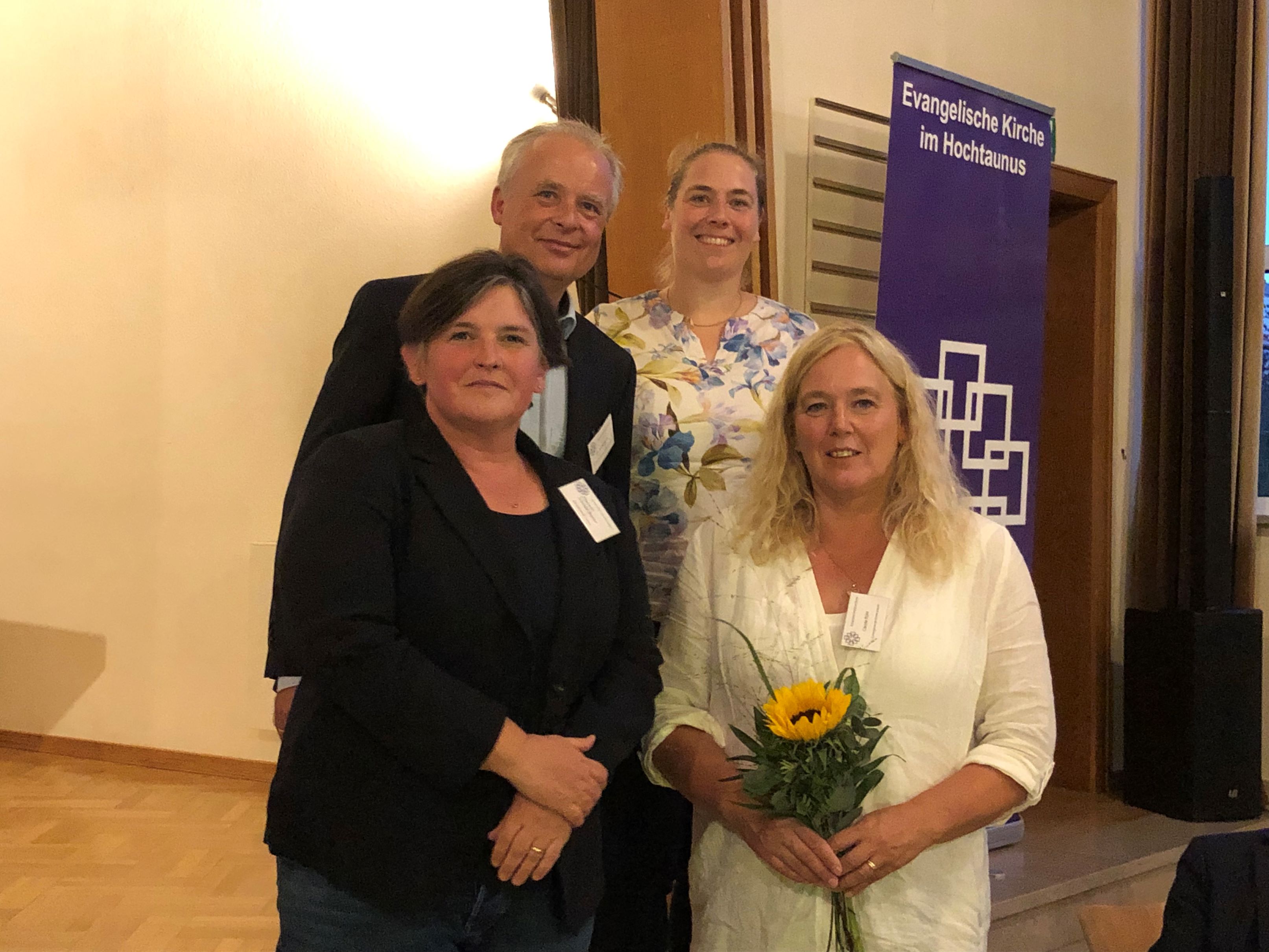 Das neue Leitungsteam des Dekanats - Claudia Biester, Andr&eacute; Jacob, Juliane Sch&uuml;z, Carola R&uuml;hl - Bildrechte Dekanat Hochtaunus